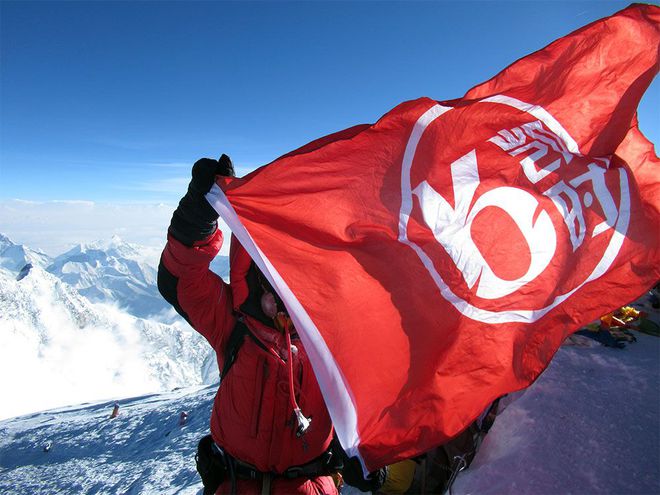 凯时登山队成功征服珠峰人生就是搏精神响彻青藏高原