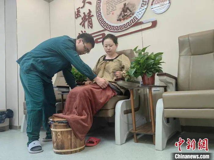 中国新闻网丨吉林雪场劲吹国潮风